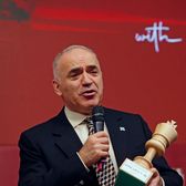 „Dacă nu votezi, ajungi ca în Rusia sau China”    Kasparov,  apel către români înainte de turul 2: „Fii mândru că poți schimba ceva”