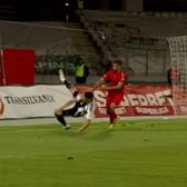 U Cluj - FCSB, penalty anulat de VAR    Decizia ciudată a lui Barbu   l-a enervat pe Crețu : a rămas cu „galben”