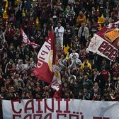 Amenzi după derby  Jandarmeria a aplicat   sancțiuni mari   clubului Dinamo, după meciul cu Rapid. Două persoane, interzise pe stadion!