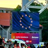 Moment special la finala Cupei  Mesajul afișat pe tabela stadionului în timpul   intonării imnului României : „Fotbalul unește!”