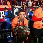 „Îi dedicăm trofeul lui Mister”    Louis Munteanu,  în extaz după câștigarea Cupei României: „De-asta s-au plătit atâția bani pentru mine”