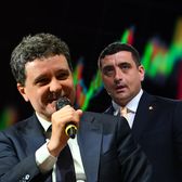 Premieră: Nicușor favorit pe linie!  Azi,   pentru  prima dată după turul 1,  ambele case de pariuri care oferă cote la alegeri îl creditează pe Dan cu prima șansă