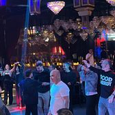 FCSB a petrecut toată noaptea!    VIDEO+FOTO.  Sărbătoarea campioanei   s-a mutat în club  » Charalambous, MM Stoica și jucătorii, show pe manele