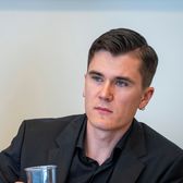 „Sunt o victimă”  Un dublu campion olimpic își acuză tatăl de   violență domestică : „M-a acuzat că mint și m-a lovit. Am înghețat”