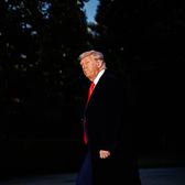 Decimați de Trump  Echipele sportive ale Universității Harvard sunt   îngenuncheate  de decizia președintelui american de a interzice înscrierea studenților din alte țări