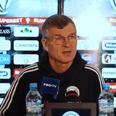 „Vrem să prindem podiumul”  Sabău are un obiectiv clar în   meciul cu Rapid  + Mitrea se retrage: „Sper doar să nu plâng”