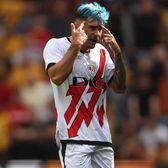 Rațiu, gest inexplicabil    VIDEO.  A vrut   să-și lovească un coleg  după ce Rayo Vallecano s-a calificat în Europa!