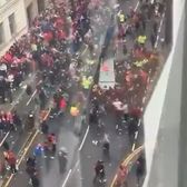 „Nu este un act de terorism”  Șoferul care a intrat cu mașina în fanii lui Liverpool, reținut! 50 de persoane rănite, dintre care   27 au ajuns la spital