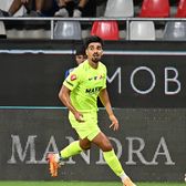 Cursă Dinamo - Craiova  Cele două rivale   luptă pentru semnătura  unui fotbalist din play-out