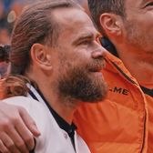 Bicfalvi a plâns în Rusia     VIDEO.  Cum l-au primit jucătorii și fanii lui Ural pe   cel mai bun marcator  din istoria clubului » Mesaj în limba română