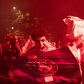 Sărbătoare în Franța    FOTO+VIDEO.  Imagini spectaculoase: parizienii au celebrat în stradă   primul trofeu Champions League  câștigat de PSG