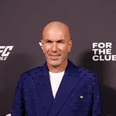 Ofertă „faraonică” pentru Zidane  Al-Hilal i-a propus o   sumă fabuloasă . Răspunsul categoric al francezului » Care sunt planurile sale