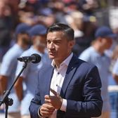 „Prunea se umple de penibil”  Primarul din Iași îl   jignește grav  pe fostul portar, care îl acuzase de blat: „Vorbește gura fără el. A ajuns un distilat”