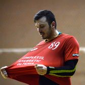 Acatrinei, suspendat 6 luni de FRH  Fostul internațional este   anchetat  pentru că ar fi pariat pe un meci în care a jucat