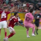 Intrarea care a amuțit tribuna   Adversarul   și-a înfipt crampoanele  în genunchiul lui Lionel Messi » Decizia arbitrului 