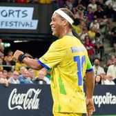 „Invitați-mă și voi reveni!”    Ronaldinho,  măgulit de primirea de care a avut parte în România: „Mulțumesc!”