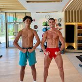 „Așa tată, așa fiu”  Imaginea a devenit virală » Detaliul observat de fani într-o poză cu   Cristiano Ronaldo  și fiul său de 14 ani: 