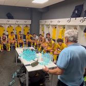 „Când vorbește, stai jos și asculți”    Mircea Lucescu , discurs în vestiarul naționalei U19 după calificarea în semifinale: „Nu uitați asta”