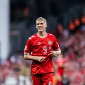 Lovitură dată de Șucu  Genoa ar fi băut palma pentru   transferul noului star  al fotbalului danez! La cât e evaluată afacerea