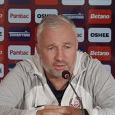 Petrescu vrea întăriri  Antrenorul lui CFR Cluj, îngijorat:   „Mă aștept să plece oricând!”