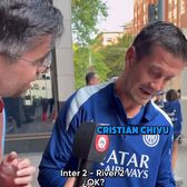 Chivu refuză blatul    VIDEO.  Gestul făcut de   Chivu  înainte de meciul cu River Plate, după ce a fost provocat să semneze pentru 2-2