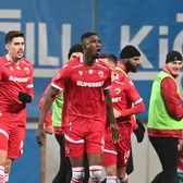 „Toți cei din staff ne omoară”  Dinamo se pregătește intens pentru noul sezon. Fundașul „câinilor”: „E   cel mai greu cantonament  din cariera mea”