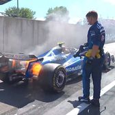 Coșmar cu repetiție pentru Sainz     VIDEO.  Monopostul pilotului spaniol   a luat din nou foc  în Austria. S-a mai întâmplat și în urmă cu trei ani!