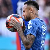 Închisoare pentru o minge!  Un bărbat care a furat o minge semnată de Neymar va sta   17 ani după gratii  » Fapta care a mărit sentința