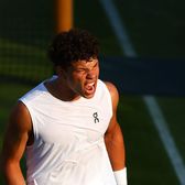 Tensiuni la Wimbledon    Ben Shelton,  furios după suspendarea partidei cu Rinky Hijikata, când urma să servească pentru meci. Motivul deciziei
