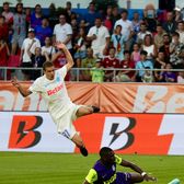 FCSB, încă un trofeu în Ghencea  Campioana României   câștigă din nou Supercupa,  după un duel cu   3 supergoluri  cu CFR Cluj