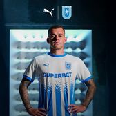 Echipament nou   Universitatea Craiova   și-a prezentat  tricourile cu un show în centrul orașului