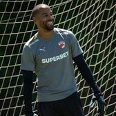 „De 5 ani locuiesc în Berceni”  Portarul care a învins Brazilia la CM a explicat de ce a semnat cu roș-albii: „Am   prieteni dinamoviști”