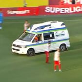 Urgență la UTA - U Craiova     Ambulanța  a intrat pe teren în prelungirile partidei » Ce s-a întâmplat înainte de golul de 3-3 