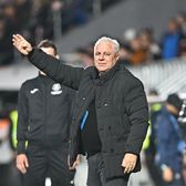 Îl apără pe Săpunaru  Șumudică intervine în   scandalul de la Rapid:  „N-am stat să-i număr berile”