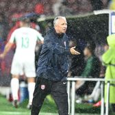 Mesaj pentru Mircea Lucescu  Propunerea lui Dan Petrescu pentru națională:   „Uită-te și la el!”  + Ce spune despre plecarea lui Louis Munteanu