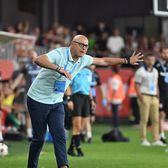 „Ar trebui să fiu nesimțit să spun asta”  Reacția lui   Leo Grozavu , după remiza cu Dinamo: „Nu mă mulțumește”