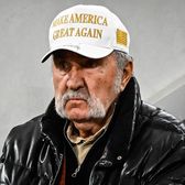 Țiriac, enervat de americani    Momentul care l-a făcut să iasă de pe teren:  „Pe pașaport românesc am trăit toată viața, cu ăsta mă duc peste tot”