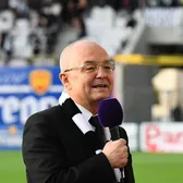 „E o mișcare de imagine?”    Emil Boc,  replică acidă în direct la TV înainte de   Ararat-Armenia - U Cluj  : „Credeți ce vreți! Faceți ce vreți!”