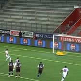 Șansă imensă irosită    FOTO:  CFR Cluj,   penalty ratat  în minutul 11 cu Lugano!   Louis Munteanu  era pe teren, dar nu el a executat!