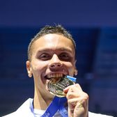 „Cine s-a rugat să nu reușesc...”  David Popovici, mesaj dur pentru contestatari după ce a devenit   dublu campion mondial  în Singapore