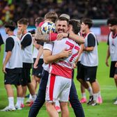 Dinamo - FCSB    Mesaj politic  scris de un jucător dinamovist pe mingea de hat-trick a lui Armstrong: unde a ajuns balonul