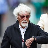 „Să le ceară toți banii!”  Lewis Hamilton, sfătuit   să se retragă  de fostul șef al Formulei 1 + Verdictul lui Toto Wolff