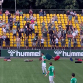 Protest la Vilnius  Fanii lui   Zalgiris  au aruncat cu valize pe teren pentru a-i cere demisia antrenorului