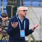 „Nu-mi face Angelescu programul!”  Leo Grozavu a răbufnit la adresa oficialului de la Rapid:   „Ne consideră sclavi!  Nu avem voie să spunem nimic”