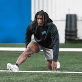 Accidentare gravă în NFL  Medicii au stat   30 de minute  pe gazon acordând îngrijiri. Jucătorii n-au vrut să mai continue, iar meciul a fost suspendat