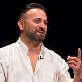 Palmele sparte și lacrimile mamei     Marian Aliuță    și-a amintit un episod care-l tulbură și azi: „Am simțit-o emoționată, am schimbat subiectul”