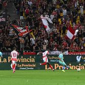 Incidente la Dinamo - UTA     Sancțiunile   Jandarmeriei: un agent de pază a luat amendă + ce se întâmplă cu fanul care a aruncat cu un pahar în Colțescu