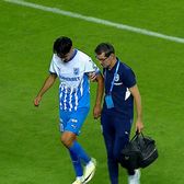 Probleme cu Baiaram  Panică mare la Craiova! Atacantul a fost dus la spital imediat după meci: „Mă doare,   am simțit cum fuge genunchiul!”