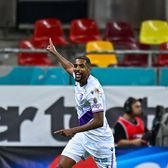 Haos în apărarea FCSB    VIDEO:    Gol superb  marcat de FC Argeș pe Arena Națională, după mari erori ale campioanei