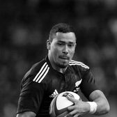 A murit la 39 de ani   Fostul jucător era suspectat că ar suferi de   o boală care poate fi identificată doar post-mortem.  Anchetatorii iau în calcul și sinuciderea